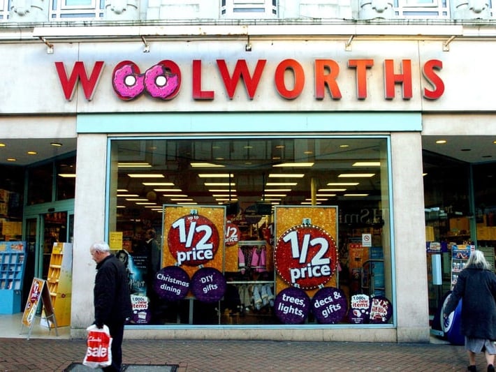 The Os of the Woolworths sign on Fishergate, Preston, get the Simpsons treatment to coincide with their new DVD release in 2007.