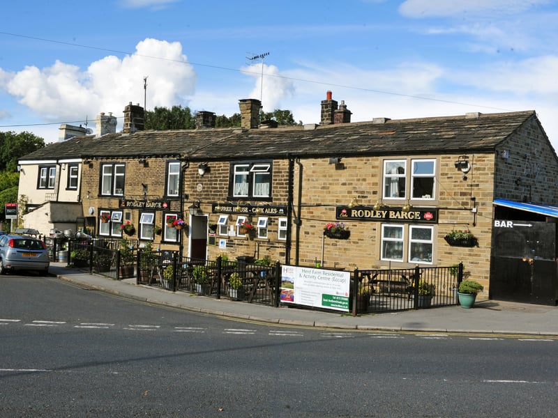 A 'hands-down' winner for canal-side drinking. John Brooks recommends heading to Rodley to watch the barges drift by—it’s the perfect place to feel like you’ve actually escaped the 9-to-5. ☀️ 184 Town St, Rodley, Leeds LS13 1HP