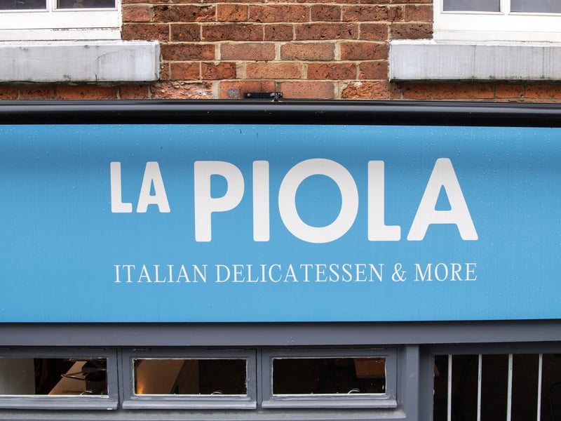 La Piola has earned an impressive 4.8 stars from more than 850 Google reviewers.