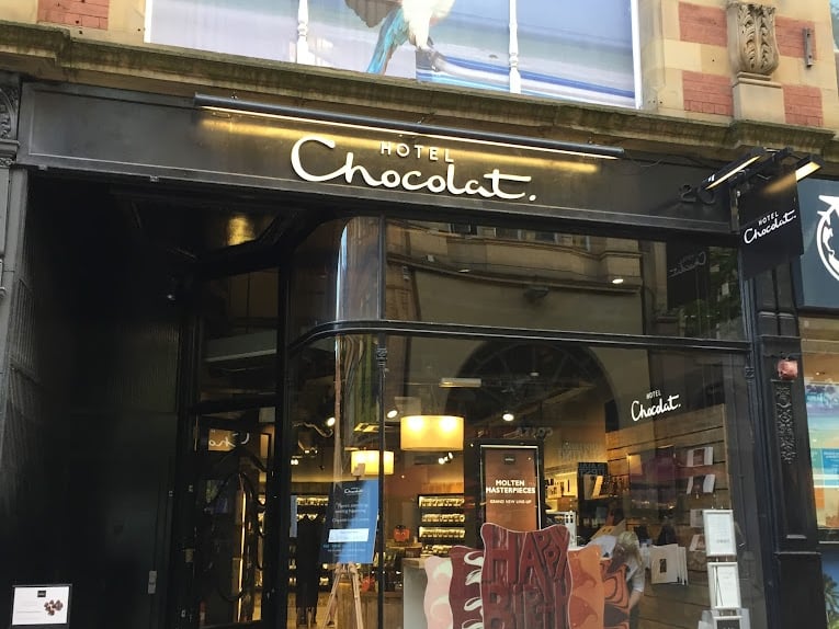 Luxury British cocoa slabs, selectors, Velvetiser hot chocolate pouches, and high-cacao treats prioritising reduced sugar across milk, dark, and vegan ranges. 🍫 Trinity Leeds / Victoria Quarter / White Rose Shopping Centre, Leeds