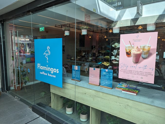 Located right in the city centre, this inclusive community venue is open late into the evening for its guests. It stands out for its vibrant atmosphere and a magnificent range of daytime treats, including its highly rated sweet cream tea options. 🫖 10 Central Arcade, Leeds LS1 6DX