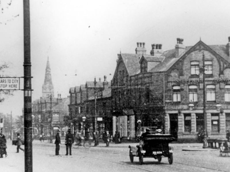 Ecclesall Road at Hunter's Bar in 1925, showing Sheffield Banking Company on the corner