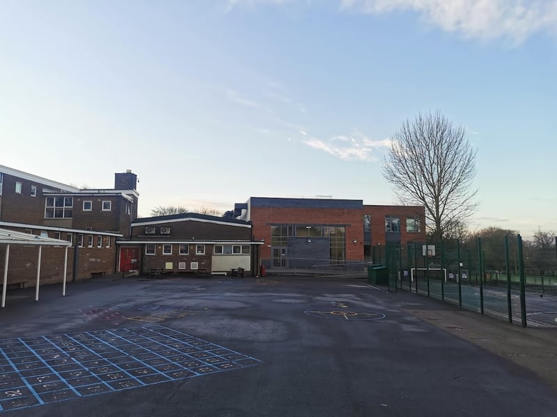 Gledhow Primary School, located on Lidgett Lane, Roundhay, had 90 pupils at the end of key stage 2 in 2025.