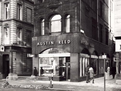 Austin Reed on the corner of Fargate and Chapel Walk, Sheffield, with Richards ladies fashion shop on the right, in March 1969