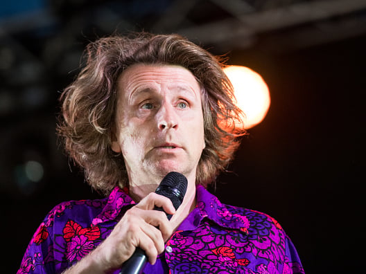 Kickstarting the month's weekend laughs, the master of the surreal one-liner, Milton Jones, headlines an incredible Saturday night line-up of top-tier circuit comedians. 😂 Glee Club