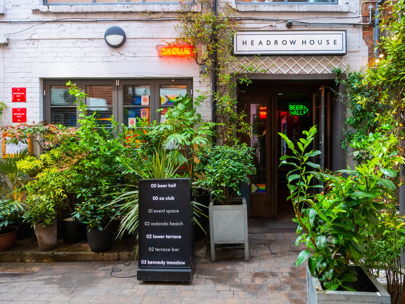 Headrow House, located on the Leeds Headrow, has a 4.4-star rating from 2,105 Google reviews.