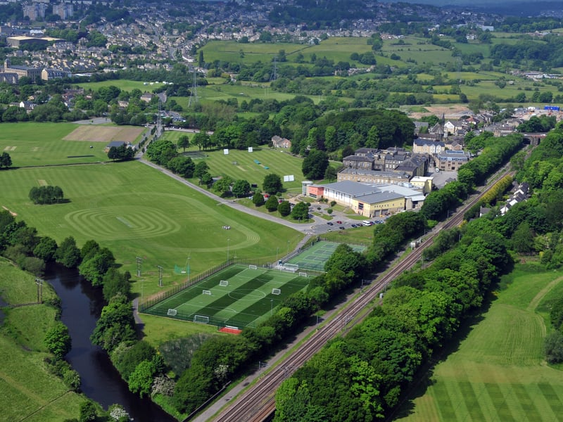 Woodhouse Grove School, located on Apperley Bridge, Calverley, has 29.1% of pupils achieving AAB or higher.
