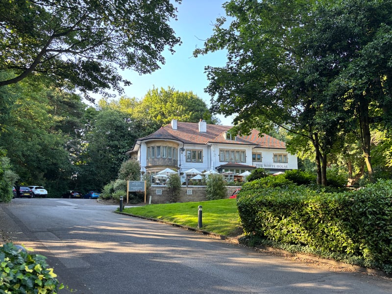 🍴5 - Very Good
📍55 Wetherby Road, Roundhay, Leeds LS8 2JU