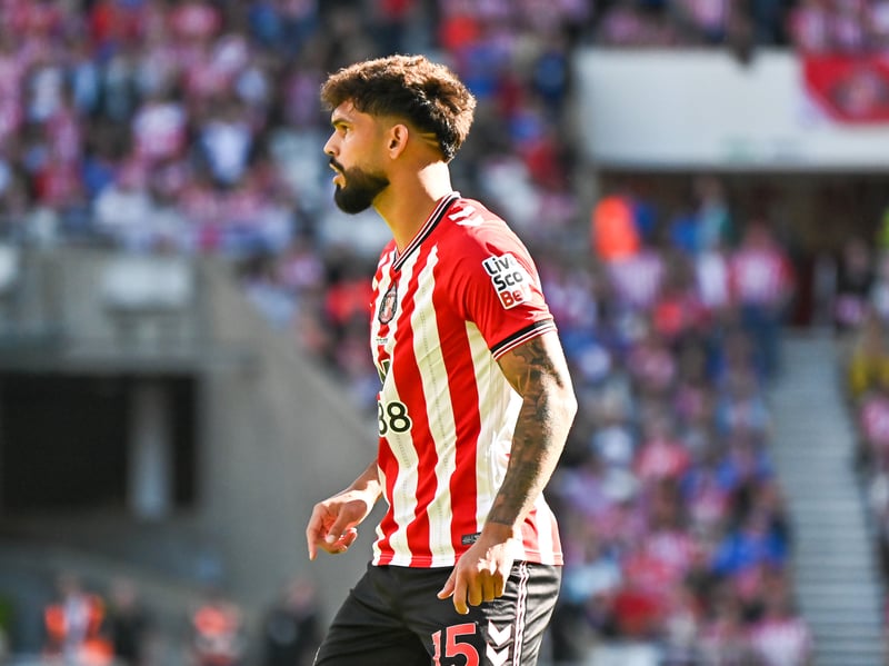 Had a frustrating game at times as he was constantly pulled up for fouls from attacking set plays. Fairly steady on the ball if not at his very best, and rarely tested defensively. 6
