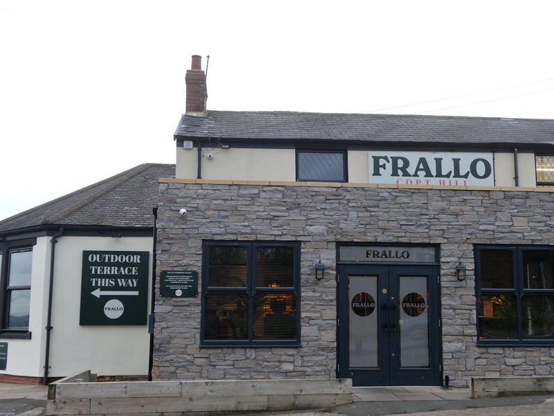 Said to be haunted by the tormented spirit of a former landlord who hanged himself from a beam in the bar. Customers have reportedly claimed to have seen an apparition of his dangling body.