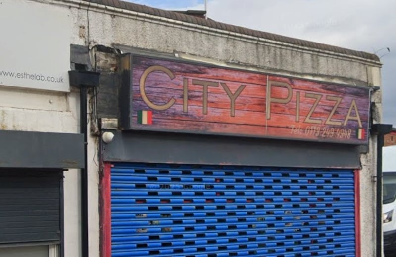 City Pizza in Easy Road, Cross Green, was rated 1* on November 25, 2025. Inspectors found that improvement was necessary for its hygienic food handling and cleanliness and condition of facilities and building, while major improvement was necessary for management of food safety.