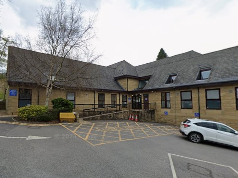 There were 351 survey forms sent out to patients at Elmwood Family Doctors, and the response rate was 36%. 79% of patients rated their experience as 'very good'.