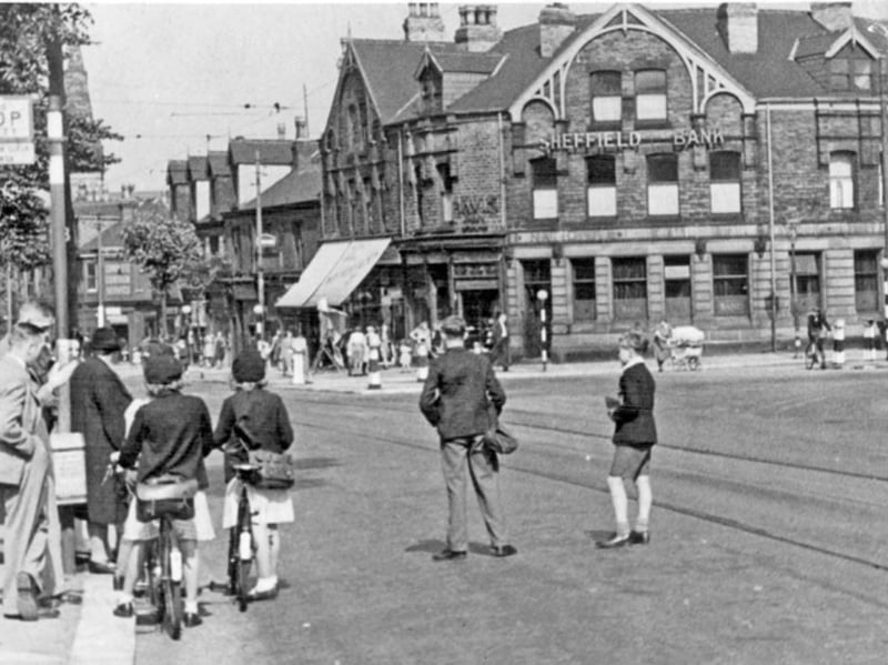Hunter's Bar, Sheffield, in 1945, with National Provincial Bank on the corner