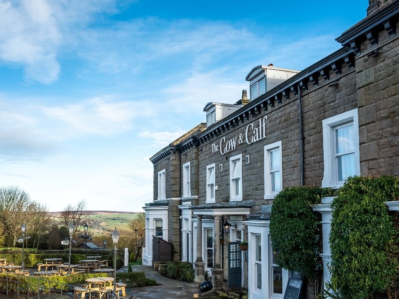 Perched high on Ilkley Moor next to the iconic rock formations, this landmark pub is famed for sweeping Wharfedale views, cosy fires, and generous Sunday roasts after a moorland walk. 🍴 Hangingstone Rd, Ilkley LS29 8BT