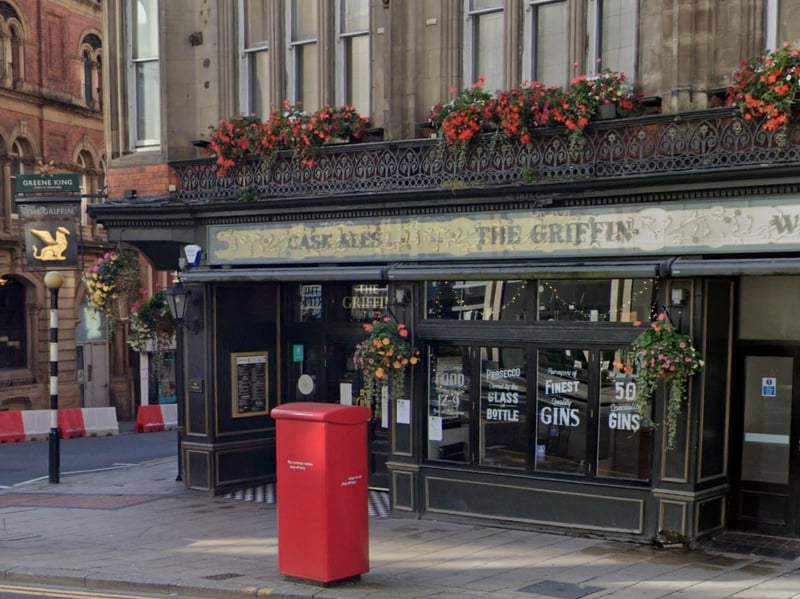 This historic city centre venue combines traditional pub charm with a premium modern sports broadcasting setup. It remains a reliable and comfortable destination to catch all the daytime court action 🎾31 Boar Ln, Leeds LS1 5DA