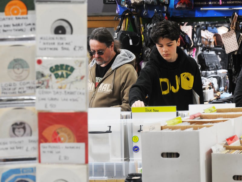 The city’s primary 'home game' for collectors is held right in the bustling heart of the historic indoor market. Expect high-energy browsing through dozens of tables where rare soul 7-inches rub shoulders with classic rock essentials.
⚫ Kirkgate Indoor Market, Leeds City Centre, LS2 7HY