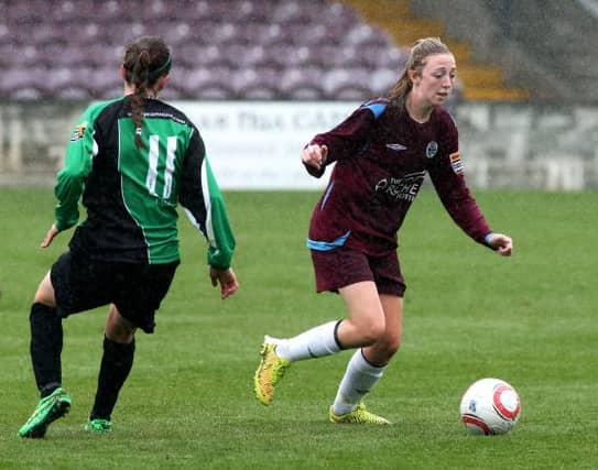 Galway WFC’s Lisa Casserly glides past the challenge of Peamount United’s Jessica Gargan in Eamonn Deacy Park on Sunday. Photo: Joe O'Shaughnessy.