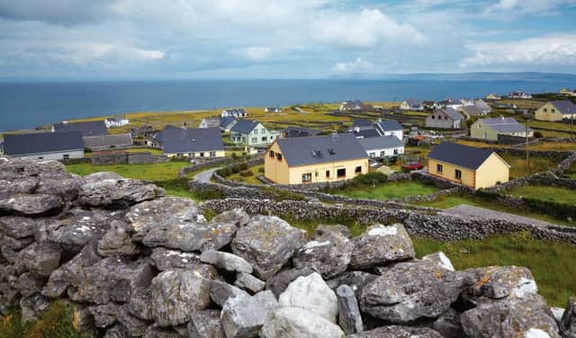 Panoramic landscape of Inis Oírr . Photo: Shutterstock)