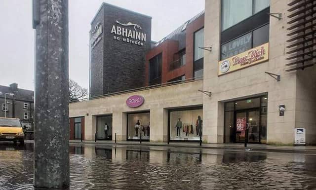 Flooding outside Born at Newtownsmyth after torrential rain y.