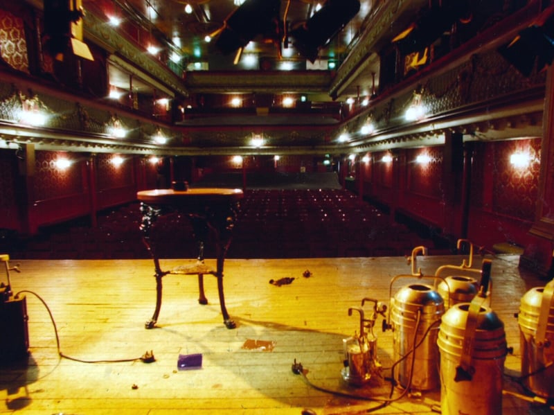 Step back in time for a traditional afternoon of classic variety, comedy, and song hosted in the historic surroundings of one of the UK’s oldest surviving music halls. 🎫 City Varieties Music Hall