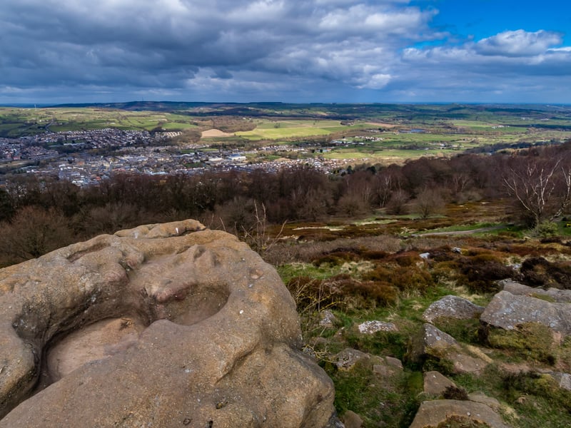 A historic market town on the River Wharfe with direct access to The Chevin Forest Park, hillside walks and valley scenery that quickly turn urban streets into countryside trails.