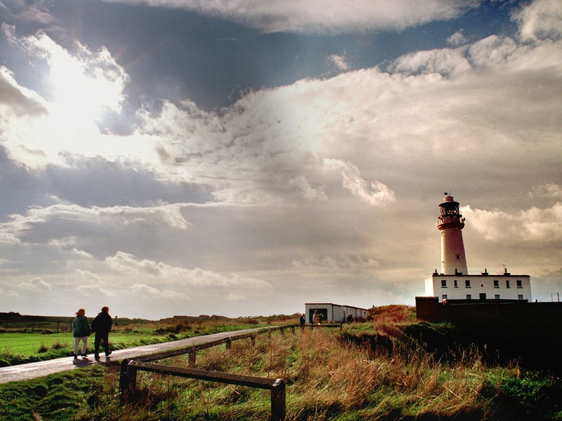 For the more adventurous day-trippers who prefer dramatic scenery and wildlife over candy floss, Flamborough and North Landing are the ultimate hidden gems. Michaela Kološová agreed, calling North Landing the best place for its "beautiful beach and lots of dolphins and seals." 🏖️ 1 hour 40 mins ETA
