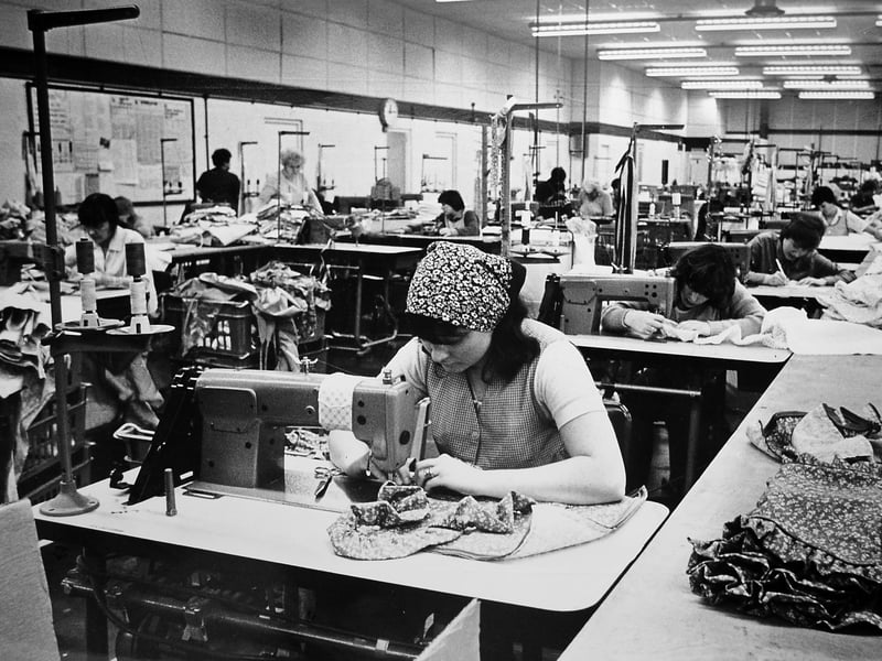 Inside Oswestry’s Laura Ashley factory. Workers are busy at their sewing machines in 1982, when the company was a major local employer. Do you remember working here or knowing someone who did?
