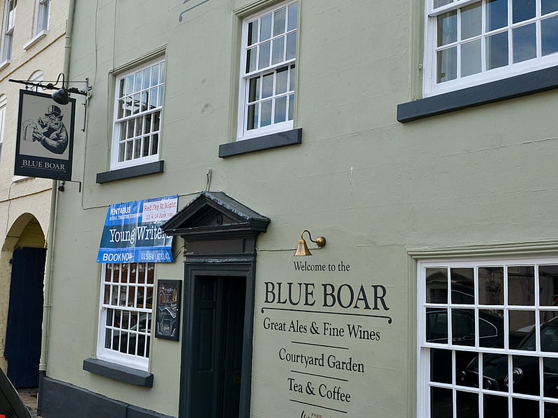 Rated 4.4 stars by 133 reviews. Top review: 'Friendly welcome. Because the weather was so good we sat outside in their nicely set out courtyard. Food was delicious and good value, the house wine was good and service friendly. We will go again.'