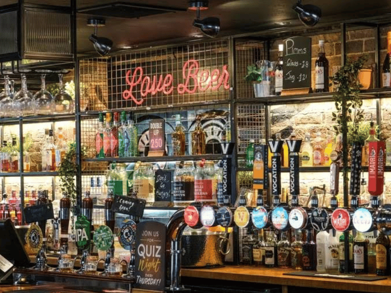 The legendary, undisputed starting grid for the sacred Otley Run. Beyond its costume-heavy Saturday fame, it’s a brilliant, sprawling community pub boasting a massive selection of craft ales, a great beer garden, and proper local character. 🍴 104 Otley Rd, Headingley, Leeds LS16 5JG