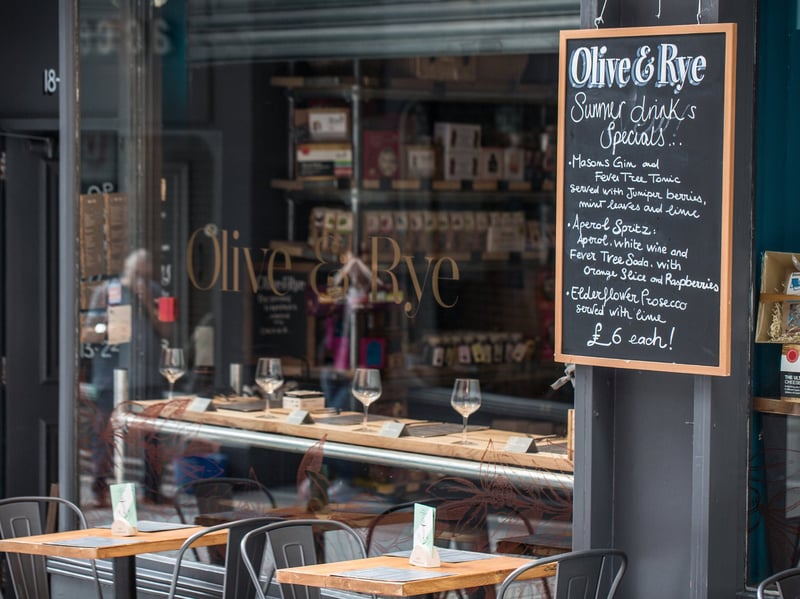 Located in the historic arcade off Briggate, this independent café and deli specialises in high-quality regional produce. The kitchen team creates exceptional bakes, serving up standout scones that make it a must-visit spot for a luxury city cream tea. 🫖 Queens Arcade, 18-20 Briggate, Leeds LS1 6LF