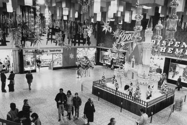 Arndale Shopping centre, Leeds, at Christmas in 1988