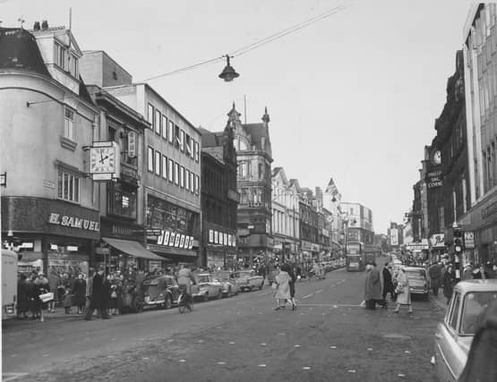 Briggate, Leeds, in November 1967, showing shops including H Samuel, Timpson and Dolcis