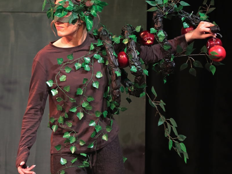 Caption: Tree