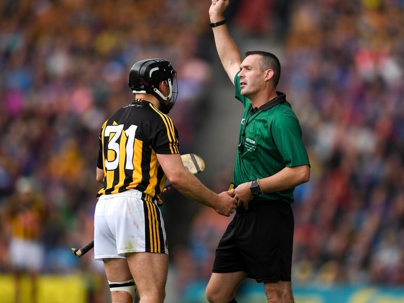 18 August 2019; Richie Hogan of Kilkenny is shown a red card by the referee James Owens during the GAA Hurling All-Ireland Senior Championship Final match between Kilkenny and Tipperary at Croke Park in Dublin