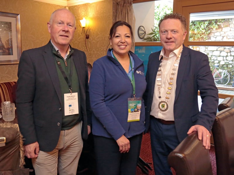 Caption: Chief Executive of Longford County Council and Chair of The County and City Management Association, Paddy Mahon and Cathaoirleach of Longford County Council, Cllr Garry Murtagh pictured with Penny Postoak Ferguson of the ICMA during the ICMA visit to County Longford Picture: Shelley Corcoran