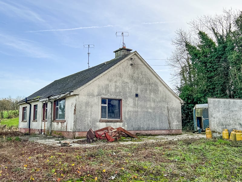 A large track of land which extended to 23.33 hectares along with a bungalow and some outbuildings located at Muckalee in County Kilkenny recently generated significant interest at auction. It was successfully sold last Friday under the hammer of Ed Donohoe, Donohoe Town and Country, who reported that there was 'a large demand and four bidders in a packed auction room' in the Clubhouse Hotel. The property comprised of a derelict bungalow with some outbuildings and c. 23.33 hectares of agricultural land which had been neglected and required certain works to bring it back to its former glory. "There was a number of both local and outside people who had expressed interest in the land," Donohoe said. SEE MORE PICS BY TAPPING 'NEXT' ABOVE Four different bidders managed to raise their hands in a lively auction which had a 'very satisfactory result'. READ NEXT: Inside traditional Kilkenny pub with home and two acres now for sale Bidding opened at €500,000 and quickly went up to €850,000 where Mr Donohoe consulted with the vendors. The property was then put on the market with one further bid of €10,000 to finally secure the land holding. READ NEXT: Proud Kilkenny man to star in new series of The Great House Revival on RTE The property was bought by somebody who intends to do up the bungalow and move into the farm and carry out essential works to the lands. Donohoe added that he has some disappointed underbidders and would love to talk anybody who may be considering a small parcel of land.