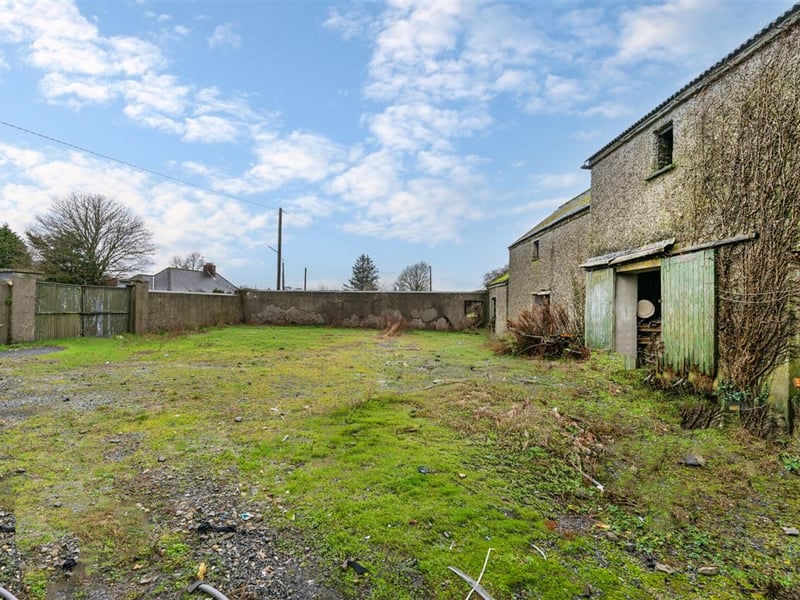 The Railway Yard Inn in Moneenroe, near Castlecomer, County Kilkenny, has been listed for sale on Daft.ie, offering buyers the chance to take on a well-known rural pub along with living accommodation and a substantial outdoor area. The property includes a fully fitted bar and lounge area along with a private residence, making it a potential lifestyle business for anyone looking to run a traditional Irish pub. Set on roughly two acres of land with frontage onto two roads, the site also features a large yard and additional outdoor space, which could offer further development potential subject to planning permission. TAP NEXT FOR NEXT PIC Inside, the pub retains plenty of traditional character, with a cosy bar area that has served locals and visitors alike over the years. READ NEXT: Proud Kilkenny man to star in new series of The Great House Revival on RTE The attached residence provides private accommodation for owners, making it an attractive option for buyers seeking both a home and business opportunity in a rural Kilkenny setting. Located in Moneenroe, just outside Castlecomer, the pub sits in a scenic part of the county that is popular with locals and visitors exploring the surrounding countryside. READ NEXT: FEATURE: Kilkenny parishioners pull together to save their local pub The guide price for the property is €398,950. CLICK HERE FOR MORE LOCAL PROPERTY STORIES