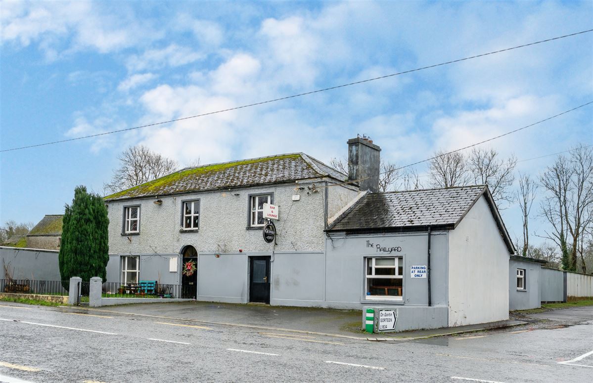 The Railway Yard Inn in Moneenroe, near Castlecomer, County Kilkenny, has been listed for sale on Daft.ie, offering buyers the chance to take on a well-known rural pub along with living accommodation and a substantial outdoor area. The property includes a fully fitted bar and lounge area along with a private residence, making it a potential lifestyle business for anyone looking to run a traditional Irish pub. Set on roughly two acres of land with frontage onto two roads, the site also features a large yard and additional outdoor space, which could offer further development potential subject to planning permission. TAP NEXT FOR NEXT PIC Inside, the pub retains plenty of traditional character, with a cosy bar area that has served locals and visitors alike over the years. READ NEXT: Proud Kilkenny man to star in new series of The Great House Revival on RTE The attached residence provides private accommodation for owners, making it an attractive option for buyers seeking both a home and business opportunity in a rural Kilkenny setting. Located in Moneenroe, just outside Castlecomer, the pub sits in a scenic part of the county that is popular with locals and visitors exploring the surrounding countryside. READ NEXT: FEATURE: Kilkenny parishioners pull together to save their local pub The guide price for the property is €398,950. CLICK HERE FOR MORE LOCAL PROPERTY STORIES