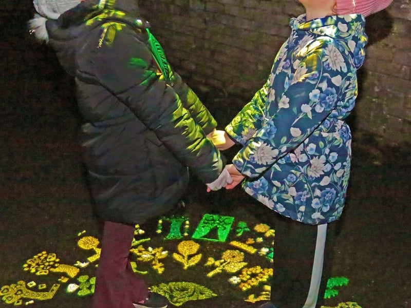 Caption: Grace and Ava Farrell
