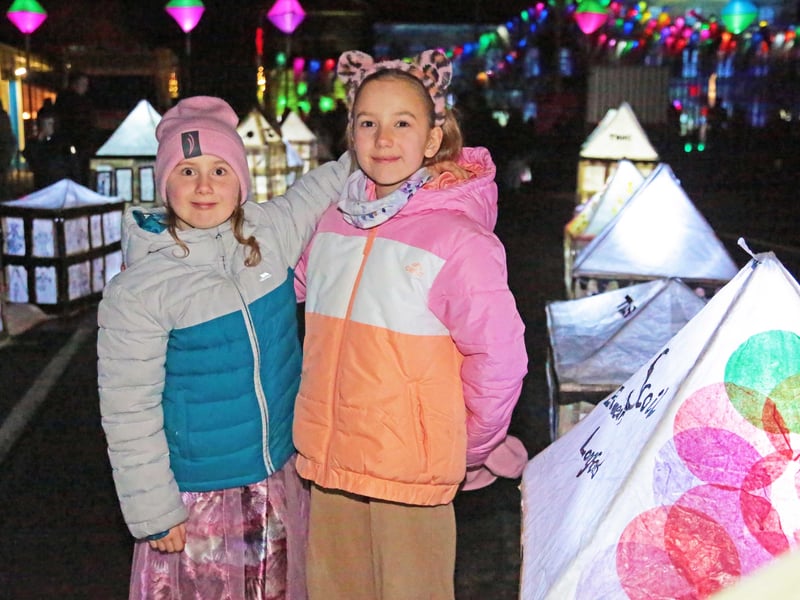 Caption: Matylda and Stella Dombrowski