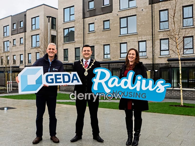 Mayor Ruairí McHugh at the official open the new Radius / Geda social housing development “Daisyfield Court”, Foyle Road, with Denise Quinn, senior head of development, Radius Housing and Damian Murray, construction partner Geda. 