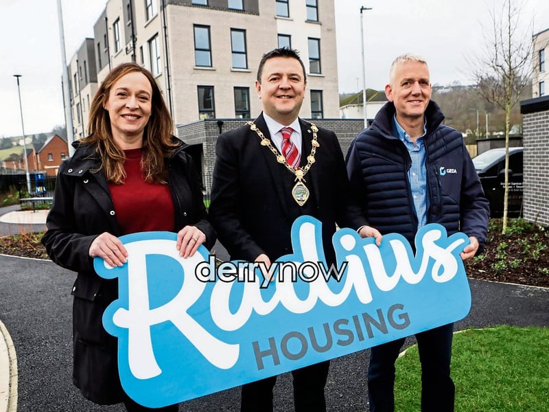 Mayor Ruairí McHugh at the official opening of the new Radius / Geda social housing development “Daisyfield Court”, Foyle Road, with Denise Quinn, senior head of development, Radius Housing and Damian Murray, construction partner Geda.