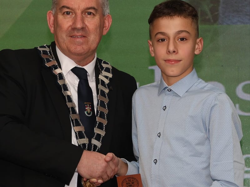 PRIMARY SCHOOL SPORTS BOY The winner of the Primary School Sports Boy Award is Lukas Janosik, Scoil Íosagáin, Buncrana This is Lukas Janosik’s first Donegal Sports Star Award. Lukas is an exceptionally talented and dedicated young sportsman who has excelled in athletics representing Scoil Íosagáin during the 2024–2025 season. He has won the Inishowen and Donegal Under 11 Cross Country Championship as well as the Inishowen and Donegal Under 11 Cross Country Team Gold. In the Donegal Primary Schools Track and Field championships, he won gold at both 100m and 600m distances and took bronze in the team relay. He was also part of the team that won silver at the Donegal Sports Hall Athletics Event. While not applicable to this award, Lukas has also won three All- Ireland athletics medals in 2025 with City of Derry Spartans AC and topped off a great soccer season by being named Under-11 Player of the Year with Buncrana Hearts.