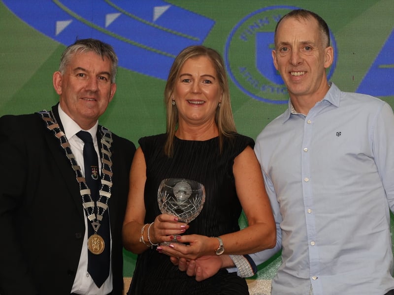 CLUB The winner of the Donegal Sports Star Club Award for 2025 is Finn Valley A.C. Finn Valley AC athletes delivered an exceptional series of individual performances in 2025 on both national and international stages. Mark English enjoyed a landmark year, winning European Indoor bronze, breaking the Irish 800m record three times, reaching a World Championships semi-final, and claiming a World Athletics Continental Tour Gold victory. Conor Kelly captured European U20 gold, set a new national record, and represented Ireland at the World Championships and World Relays. Amy Greene earned U23 national silver and competed at European Cross Country level, while Arlene Crossan, Cara Laverty, Oisin Ó Gáilin, and Roisin Flanagan all represented Ireland at European championships, with Oisin setting a new Donegal 10,000m record. Further afield, Cara Laverty, Eimear McCarroll, and Sophia Thompson all had podium successes in U.S. collegiate competitions. Alongside these achievements, Finn Valley continues to lead through event hosting, youth development, and its pioneering Athletics for Children with Autism programme, the first of its kind in Donegal.