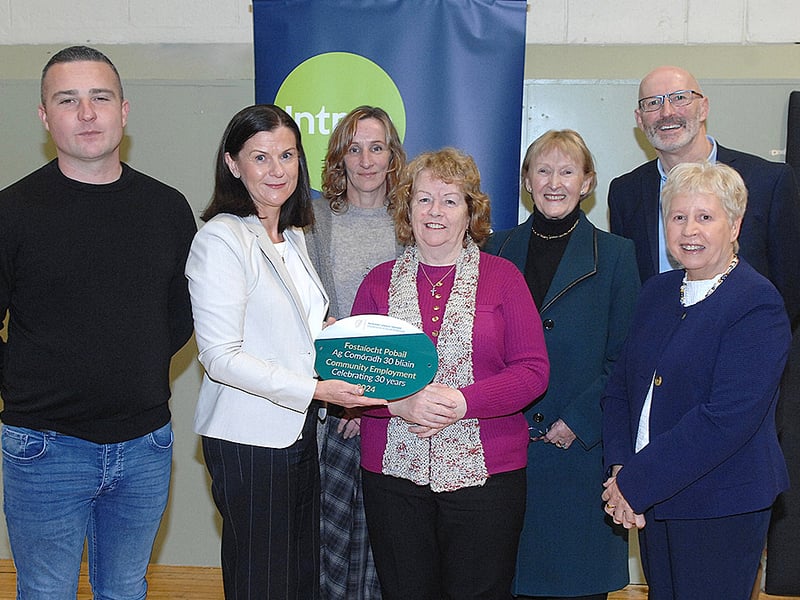 Below: Central Scheme members, Stephen Hutchinson, Mary Quinn, Kitty Warnock, Bridie Curran & Marie Hayes with Maureen Mallon & Paul McArdle of the DSP at the presentations