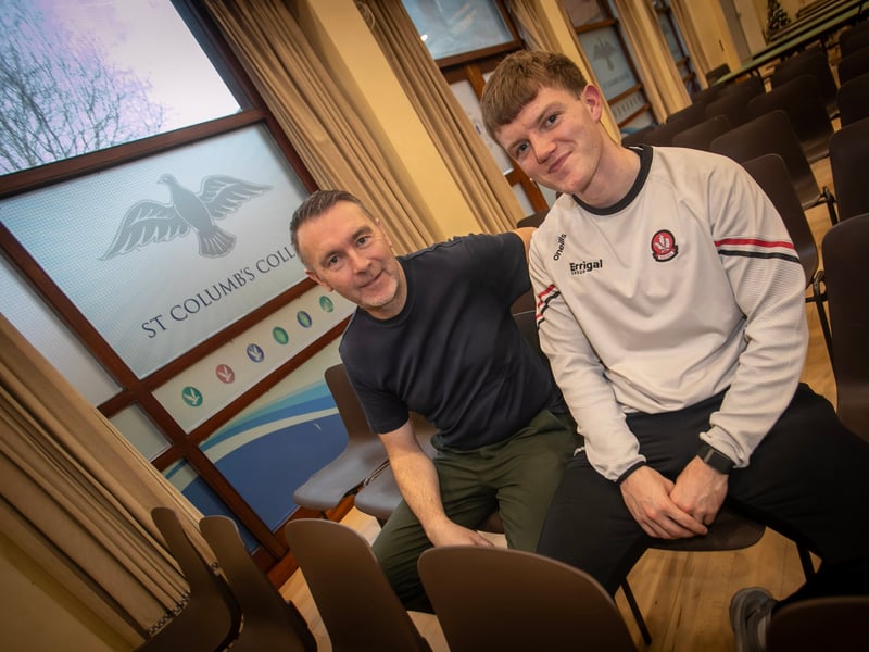 Oran O'Kane, GAA Participation Officer, in conversation with Oisin during Wednesday's visit to St. Columb's College.