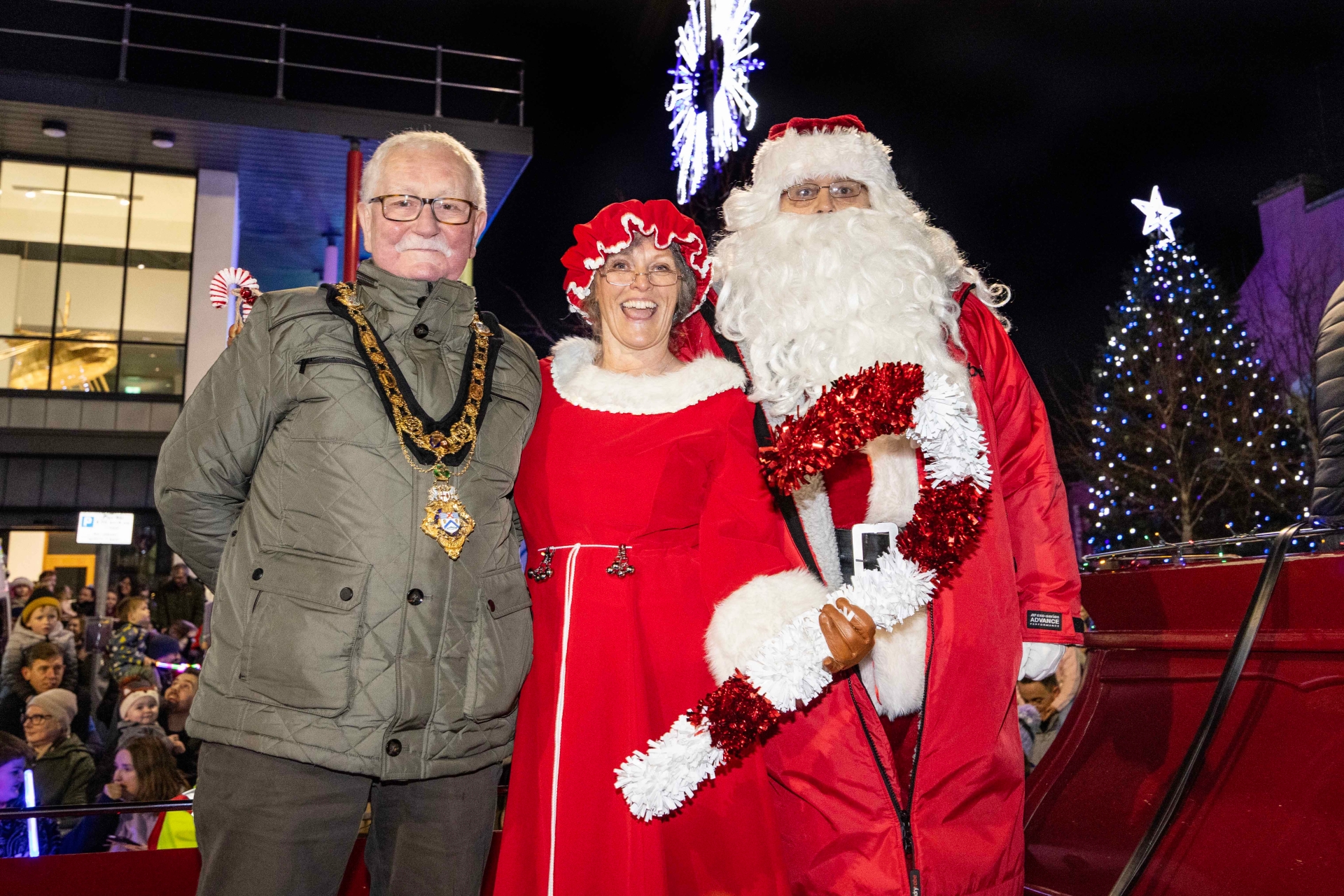 IN PICTURES: Santa brings festive joy to Limavady for Christmas lights ...