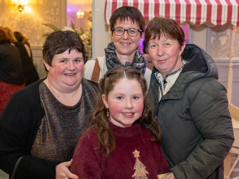 Celeb chef Kevin Dundon gave Laois locals a fantastic cookery demonstration in the Abbeyleix   Manor Hotel on Tuesday November 25, through a fundraiser for Laois Down Syndrome organised by  St Lazarians GAA Club.