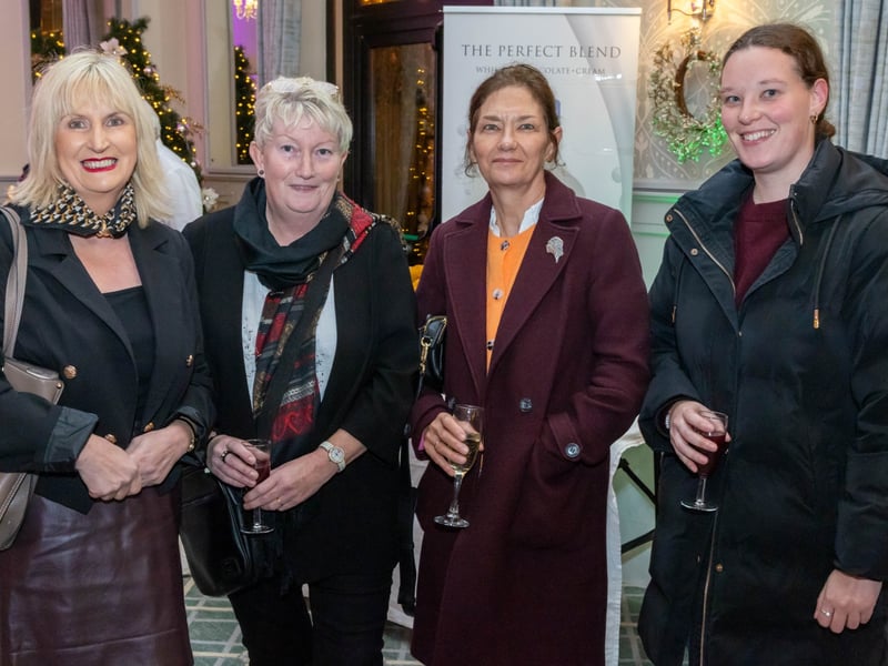 Celeb chef Kevin Dundon gave Laois locals a fantastic cookery demonstration in the Abbeyleix   Manor Hotel on Tuesday November 25, through a fundraiser for Laois Down Syndrome organised by  St Lazarians GAA Club.