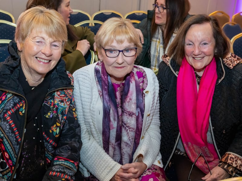 Celeb chef Kevin Dundon gave Laois locals a fantastic cookery demonstration in the Abbeyleix   Manor Hotel on Tuesday November 25, through a fundraiser for Laois Down Syndrome organised by  St Lazarians GAA Club.